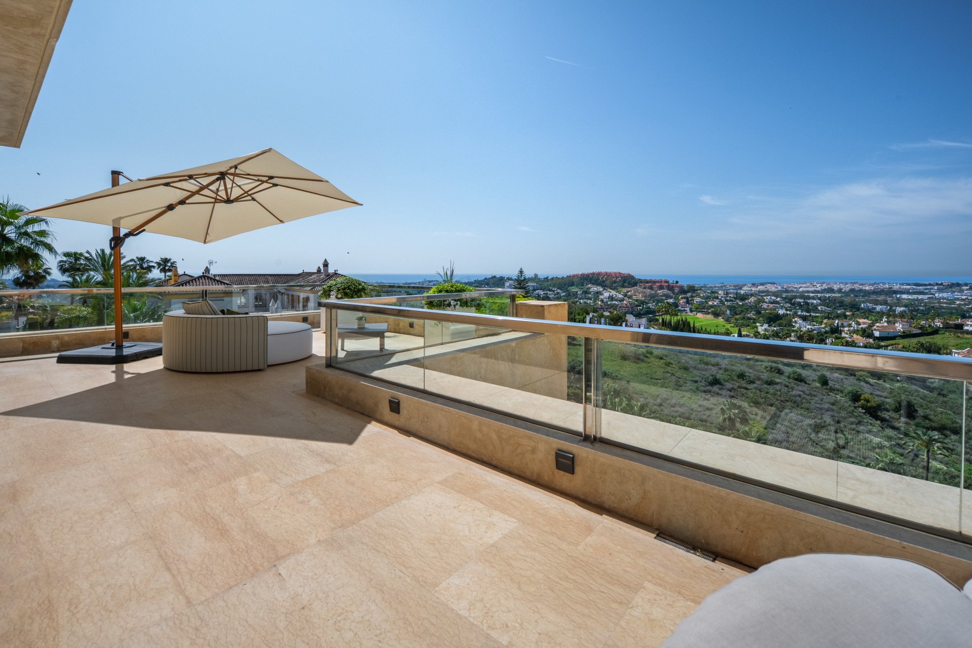 Recentelijk gerenoveerd duplex penthouse in Los Arrayanes, Nueva Andalucía — foto 38