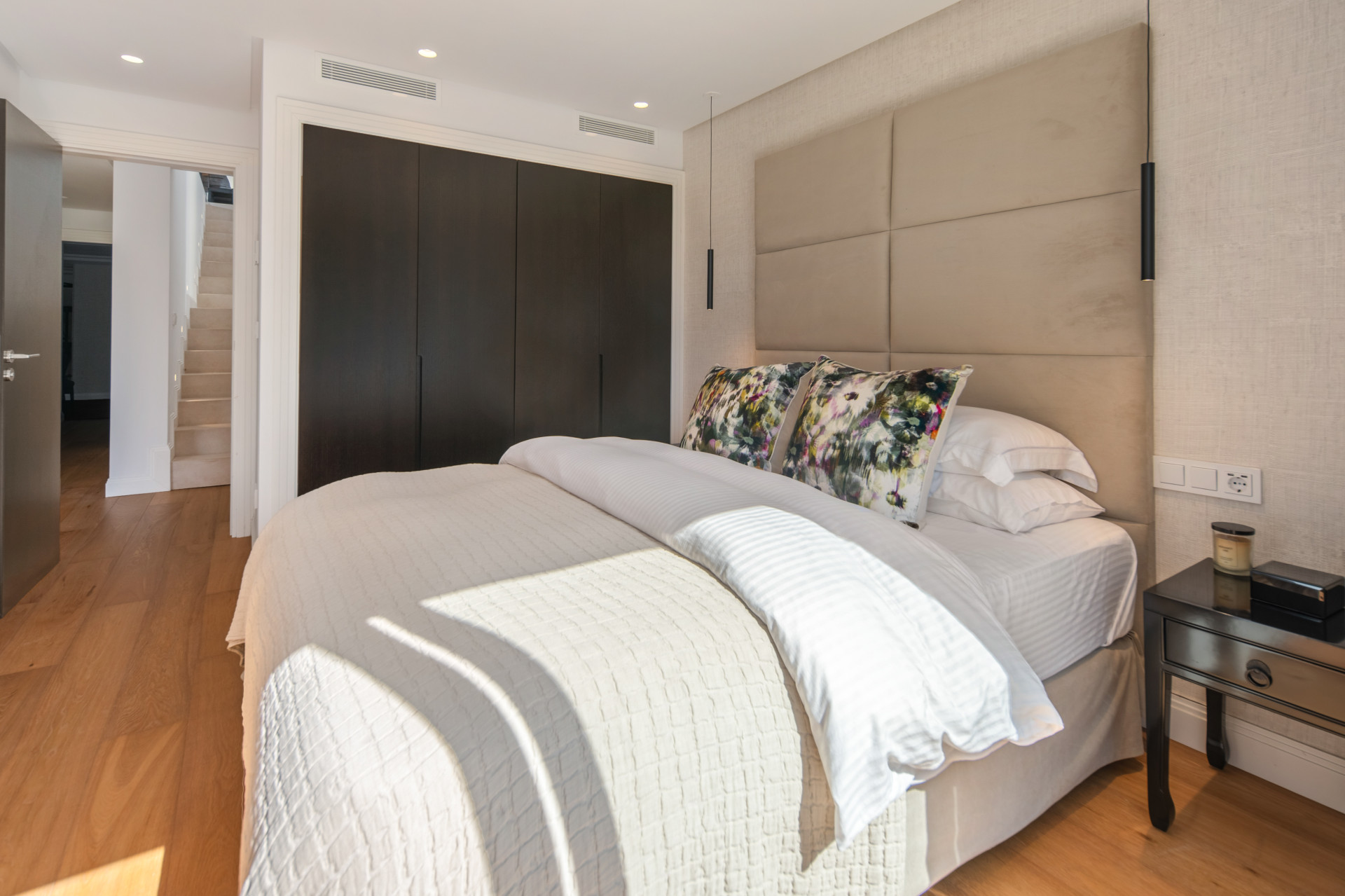 Contemporary 5 bedroom villa in Los Naranjos Hill Club, Marbella — photo 20