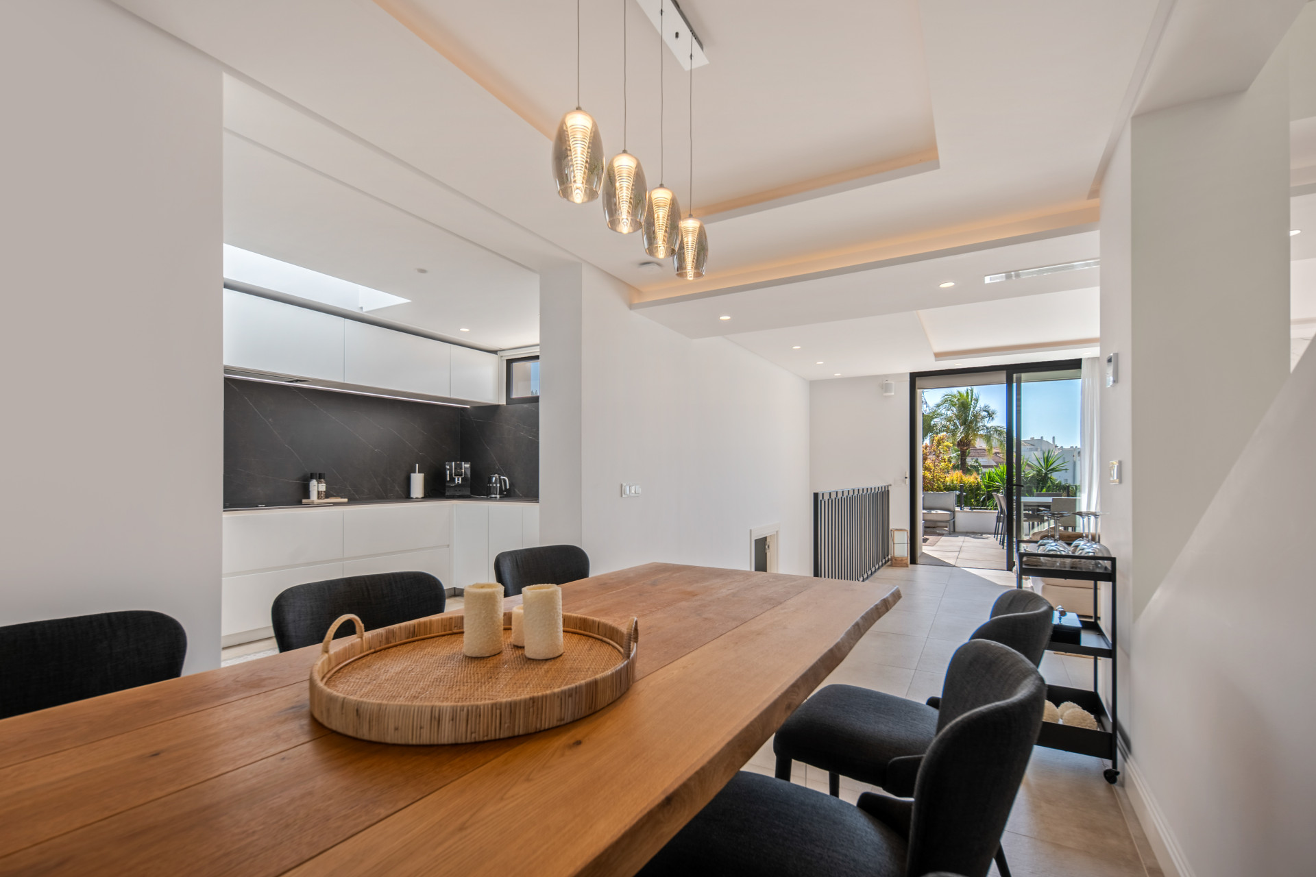 Contemporary 5 bedroom villa in Los Naranjos Hill Club, Marbella — photo 7