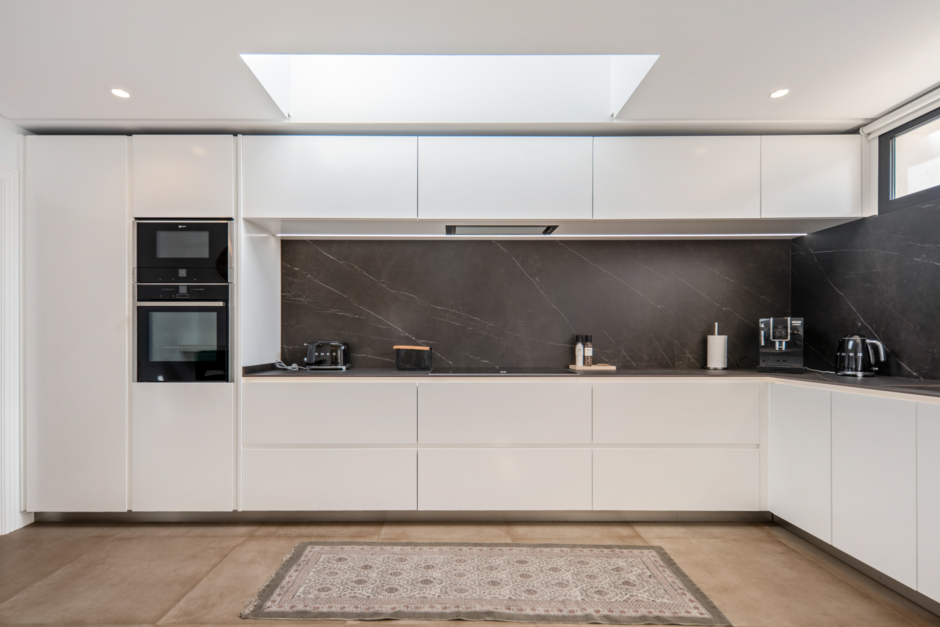 Contemporary 5 bedroom villa in Los Naranjos Hill Club, Marbella — photo 8