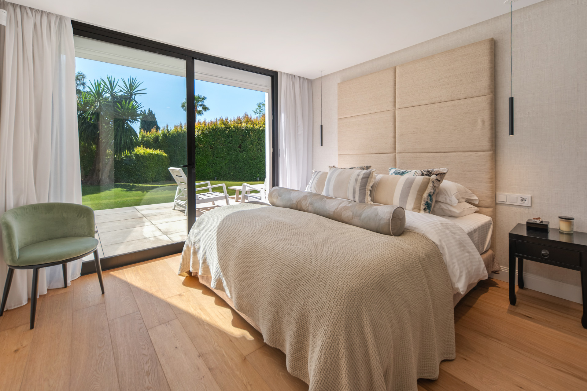 Contemporary 5 bedroom villa in Los Naranjos Hill Club, Marbella — photo 25