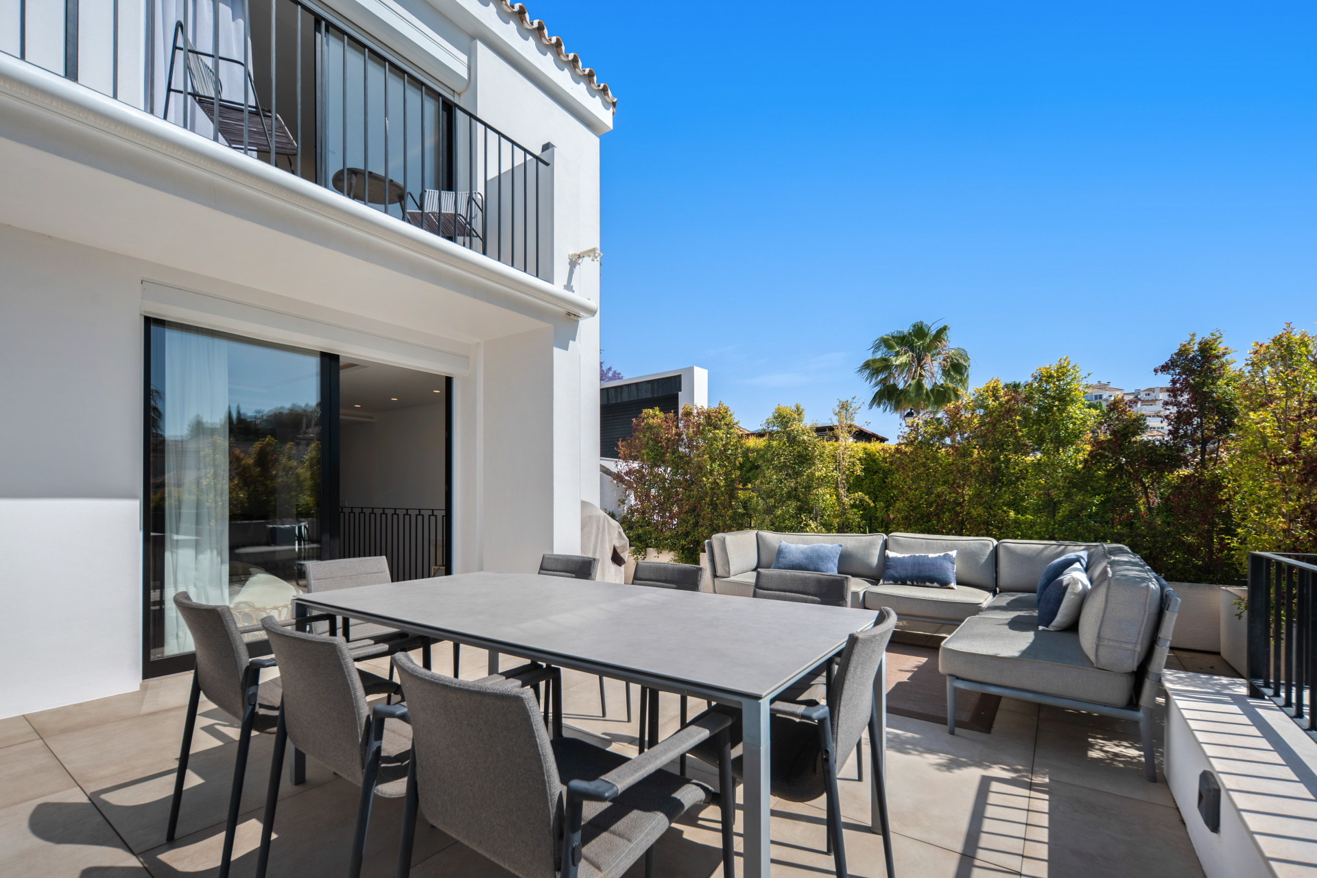 Contemporary 5 bedroom villa in Los Naranjos Hill Club, Marbella — photo 33