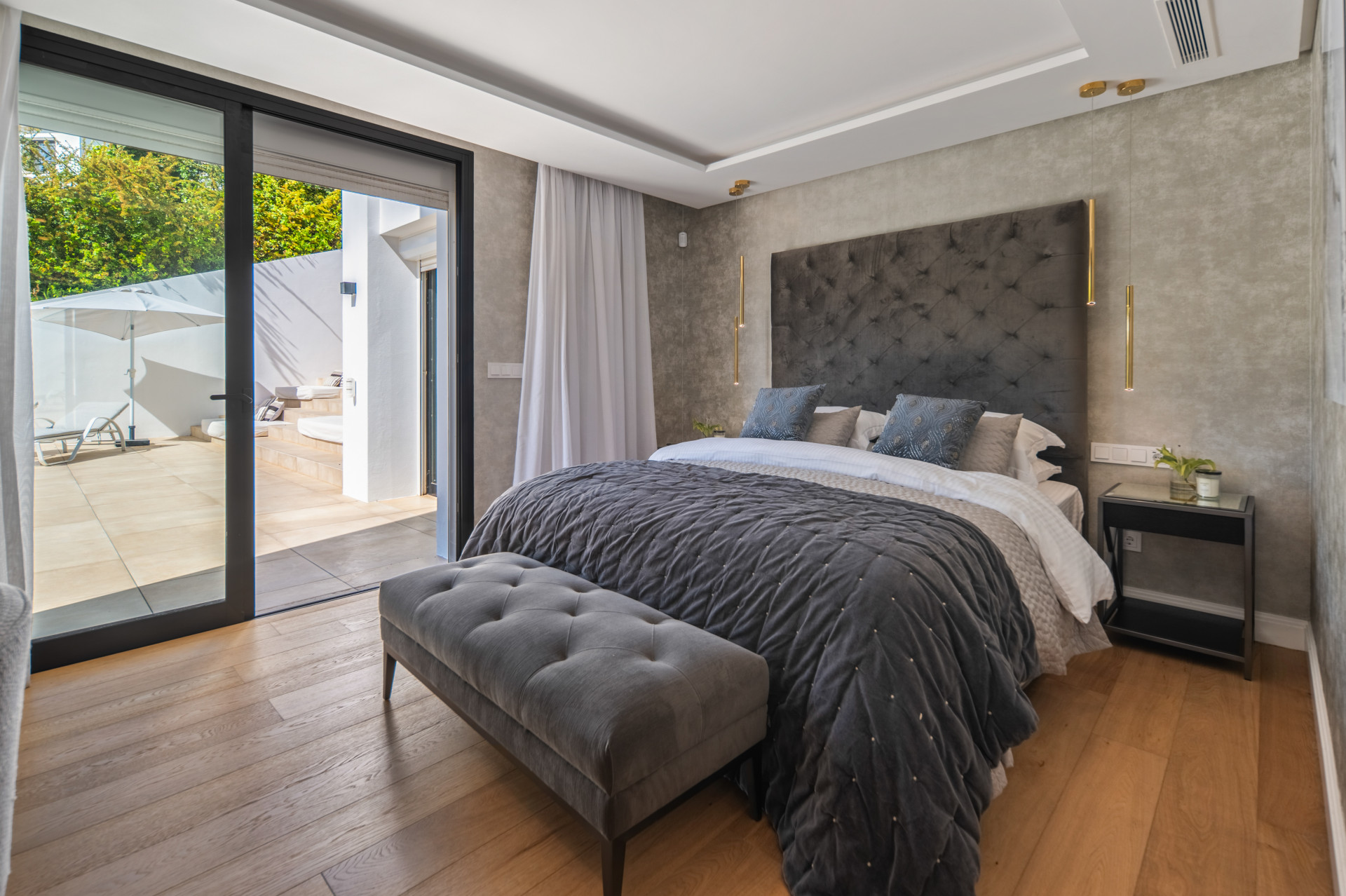 Contemporary 5 bedroom villa in Los Naranjos Hill Club, Marbella — photo 26