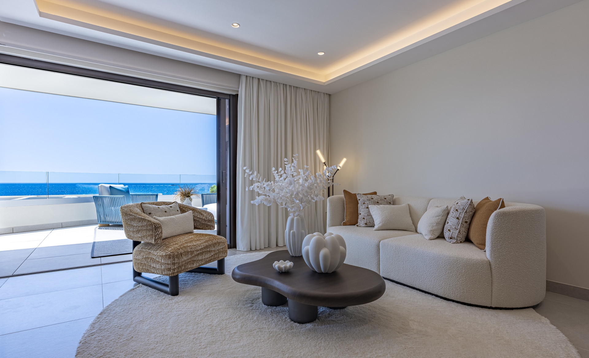 Luxury Frontline Beach Apartment in Velaya, Estepona East — Foto 3