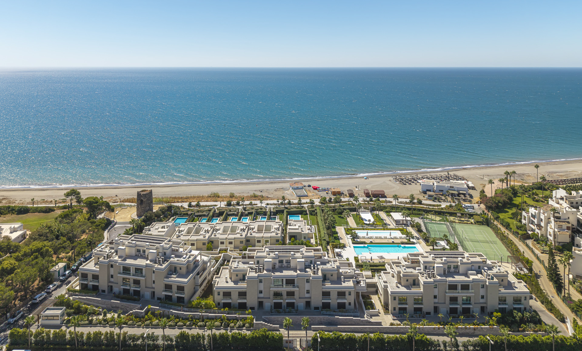 Luxury Frontline Beach Apartment in Velaya, Estepona East — Foto 24