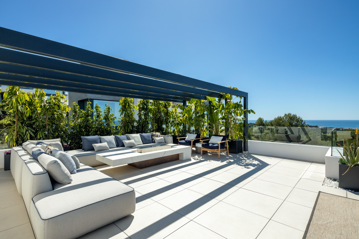 Luxus-Ecke Villa mit Panoramablick auf Rio Real, Marbella Goldene Meile — Foto 18