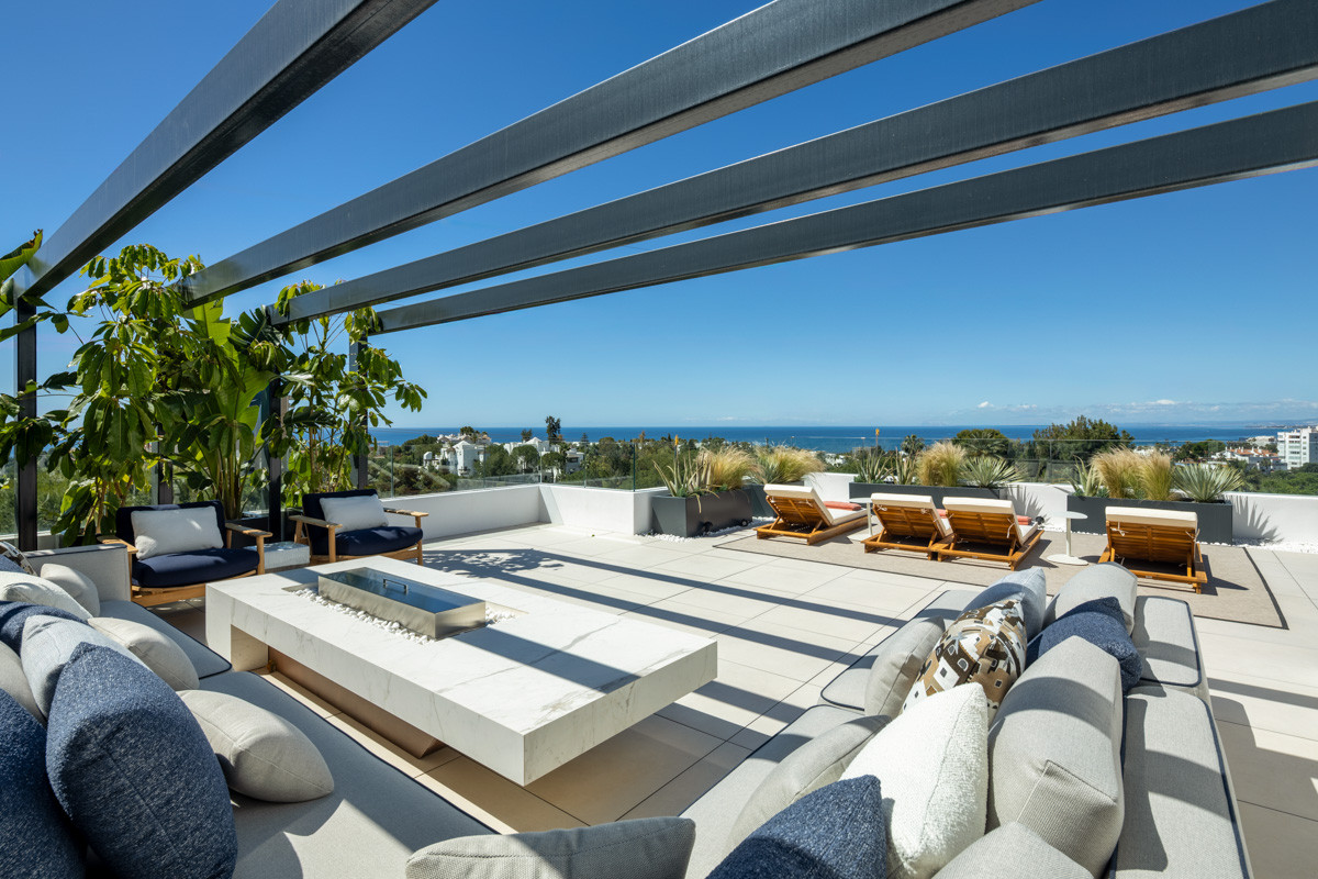 Luxus-Ecke Villa mit Panoramablick auf Rio Real, Marbella Goldene Meile — Foto 19