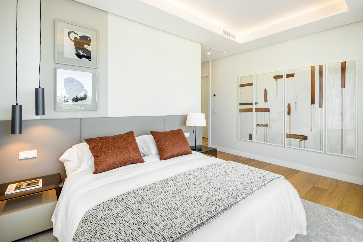Luxus-Ecke Villa mit Panoramablick auf Rio Real, Marbella Goldene Meile — Foto 12