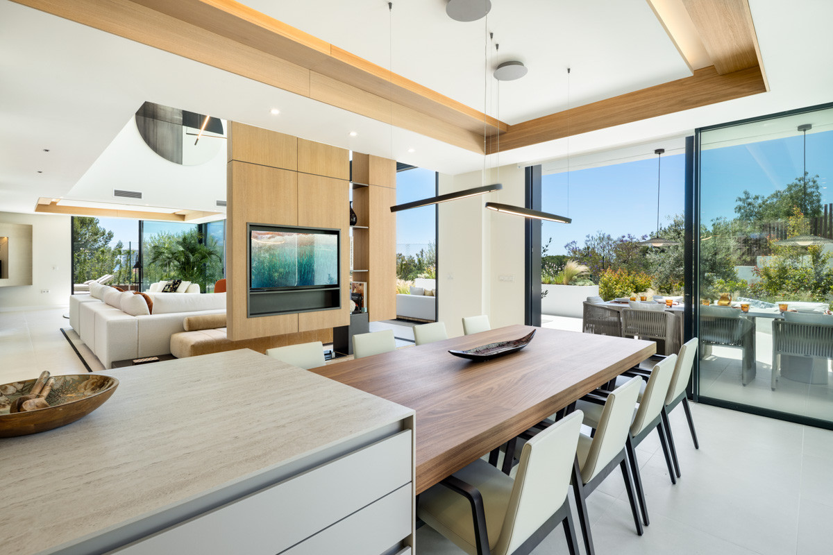 Luxus-Ecke Villa mit Panoramablick auf Rio Real, Marbella Goldene Meile — Foto 7