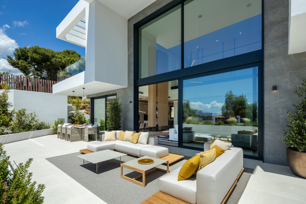 Luxus-Ecke Villa mit Panoramablick auf Rio Real, Marbella Goldene Meile — Foto 3