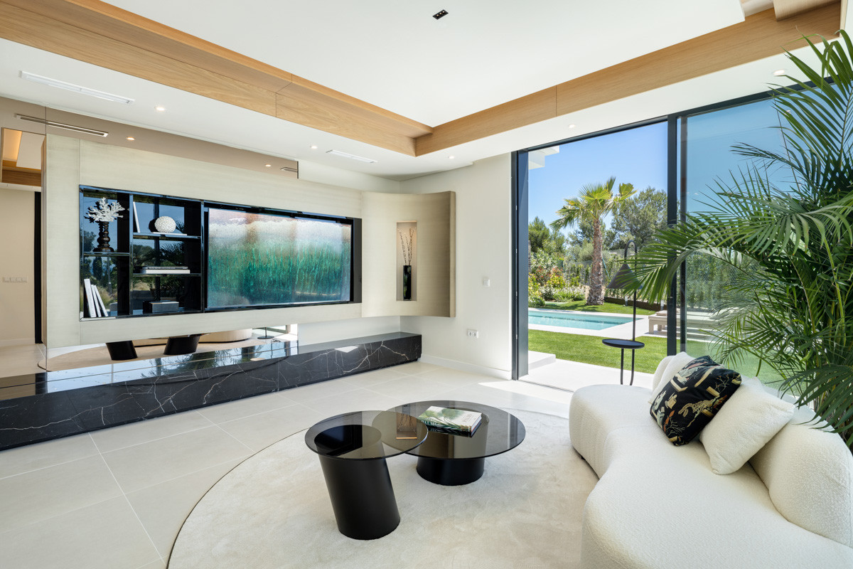 Luxus-Ecke Villa mit Panoramablick auf Rio Real, Marbella Goldene Meile — Foto 6