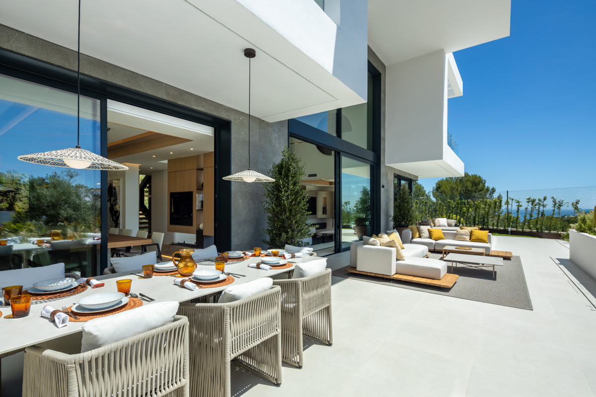 Luxus-Ecke Villa mit Panoramablick auf Rio Real, Marbella Goldene Meile — Foto 2