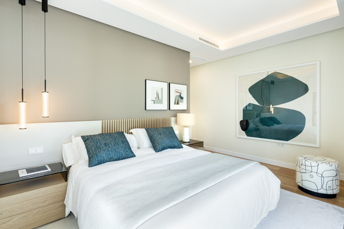 Luxus-Ecke Villa mit Panoramablick auf Rio Real, Marbella Goldene Meile — Foto 13