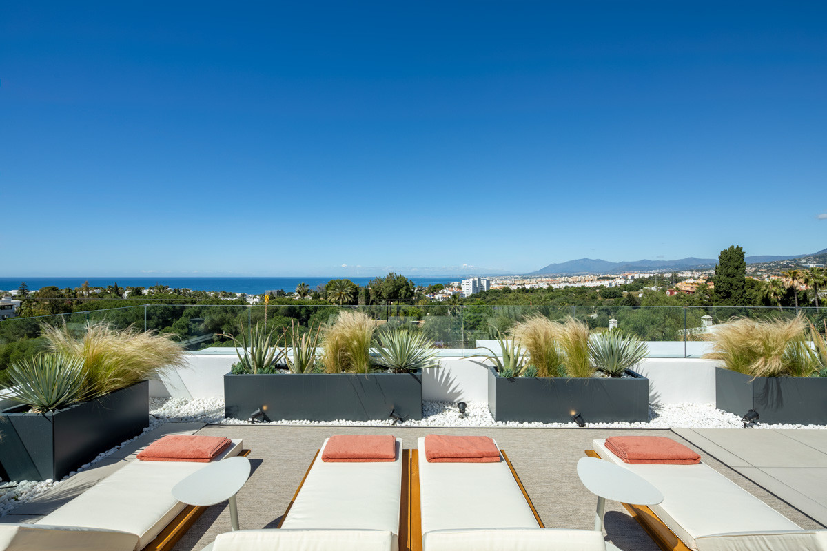 Luxus-Ecke Villa mit Panoramablick auf Rio Real, Marbella Goldene Meile — Foto 1