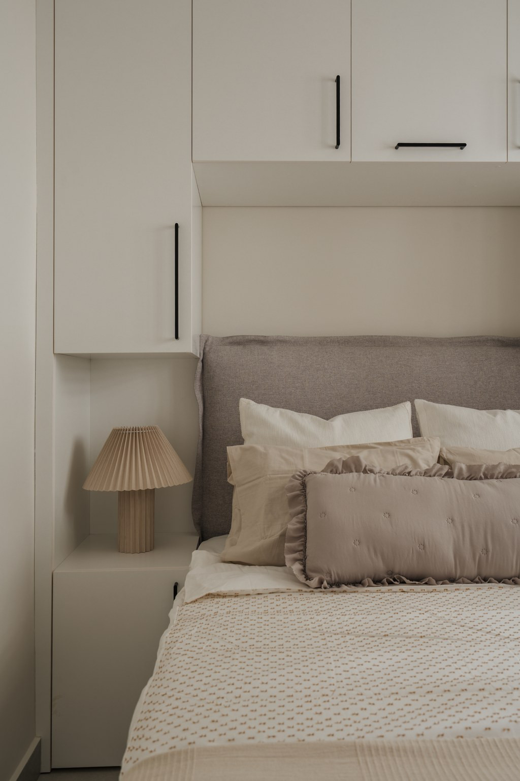 Kürzlich renovierte Wohnung mit Panoramablick in Los Almendros, Benahavis — Foto 14