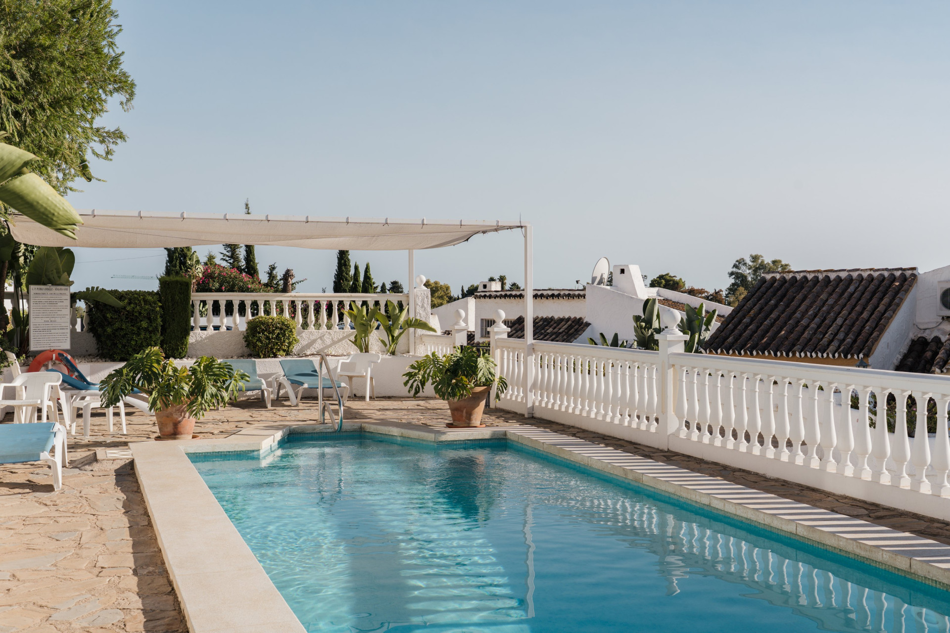 Luxury Renovated Townhouse Steps away from Atalaya Golf — photo 19