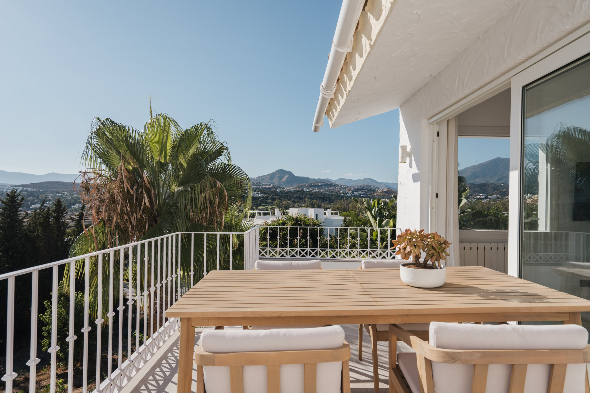 Luxury Renovated Townhouse Steps away from Atalaya Golf — photo 15