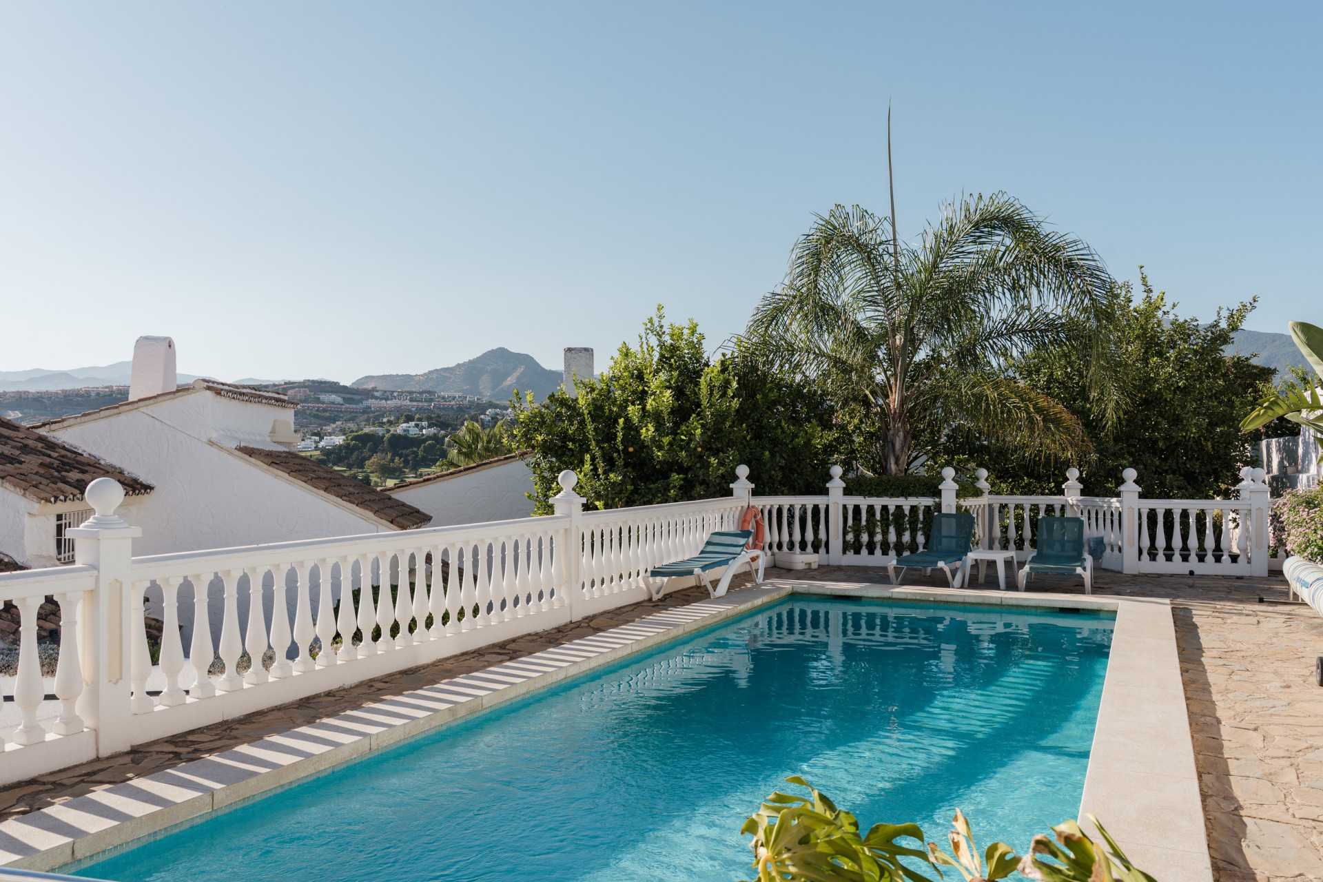 Luxury Renovated Townhouse Steps away from Atalaya Golf — photo 18
