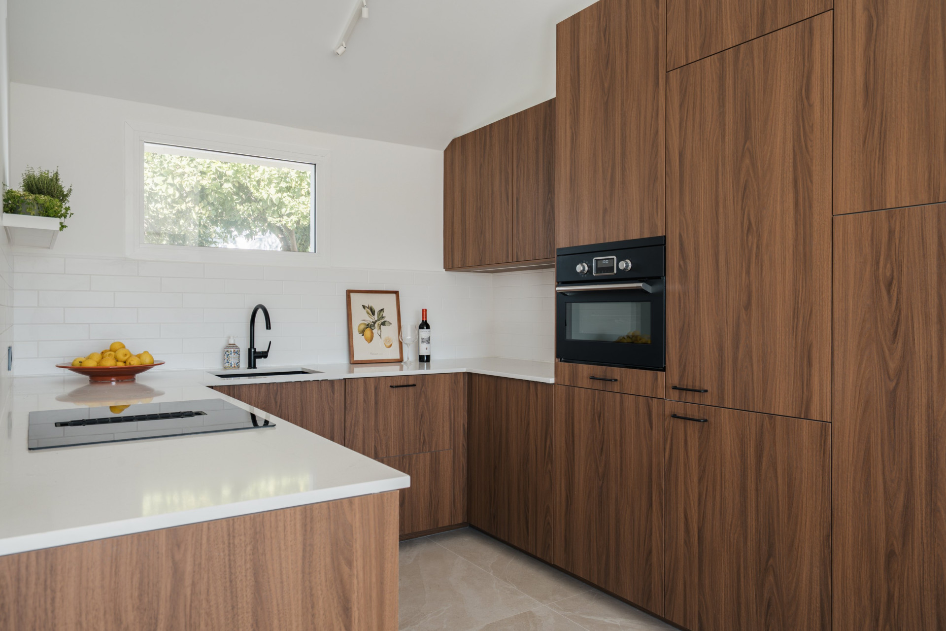 Luxury Renovated Townhouse Steps away from Atalaya Golf — photo 8