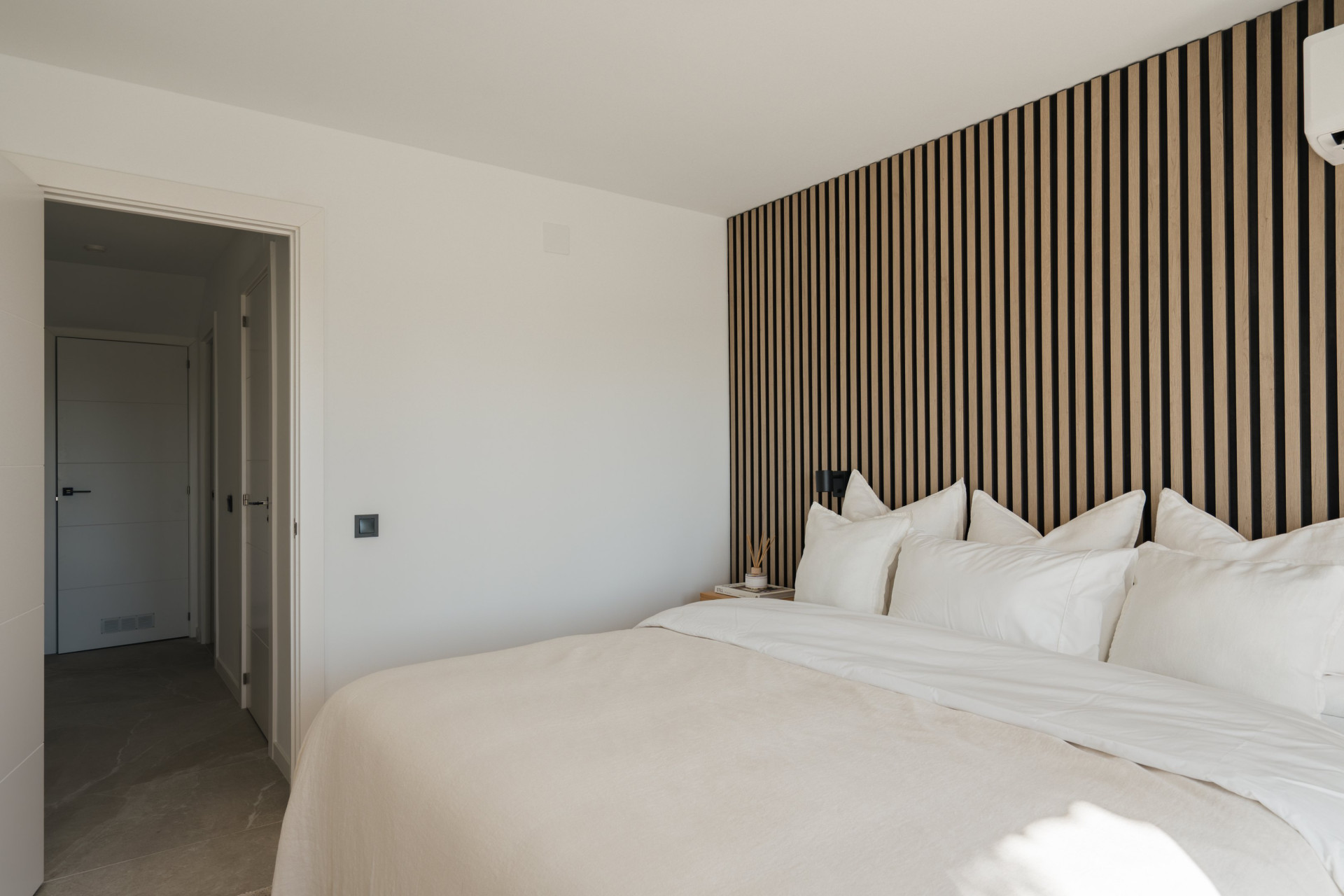 Luxury Renovated Townhouse Steps away from Atalaya Golf — photo 10