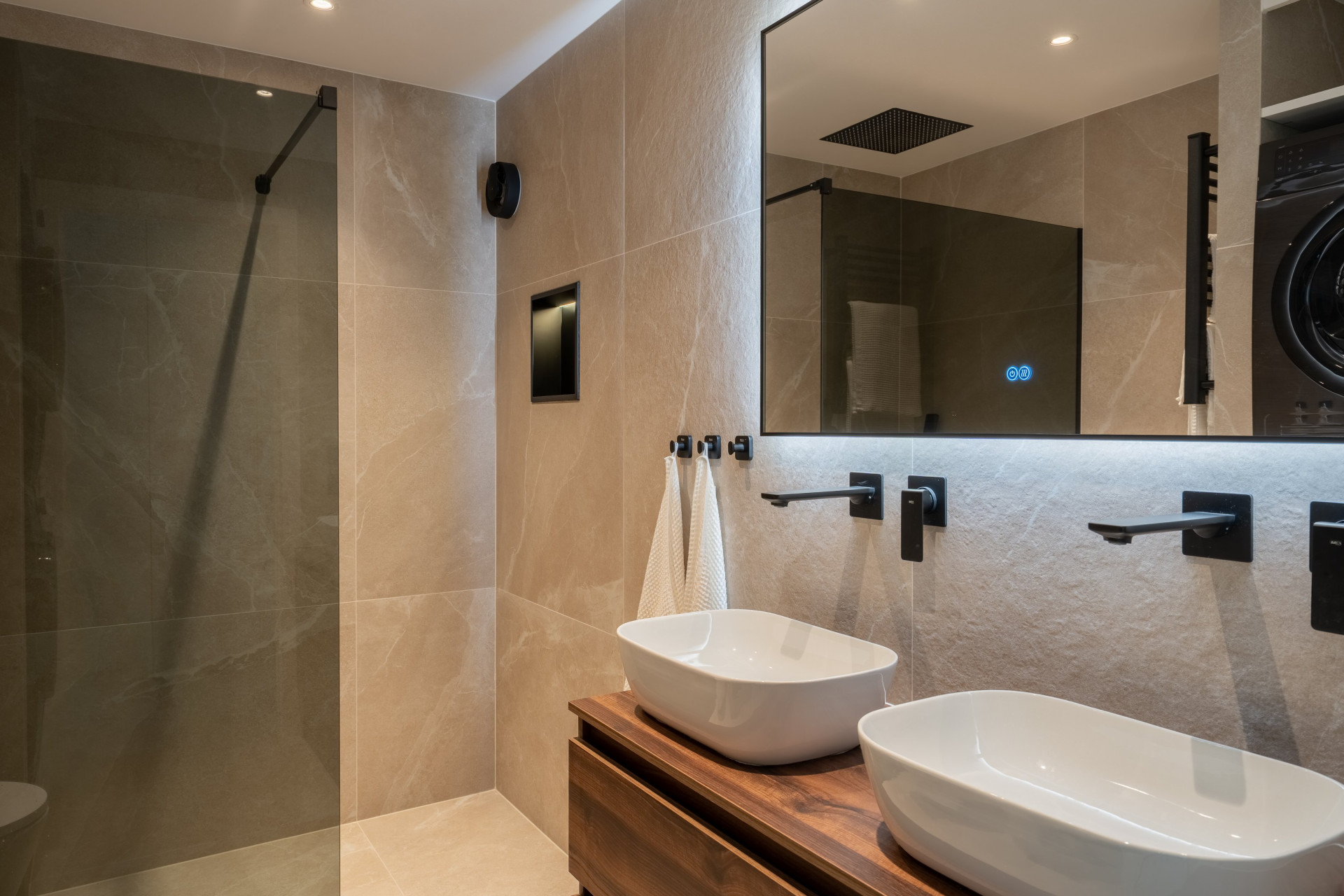 Luxury Renovated Townhouse Steps away from Atalaya Golf — photo 13