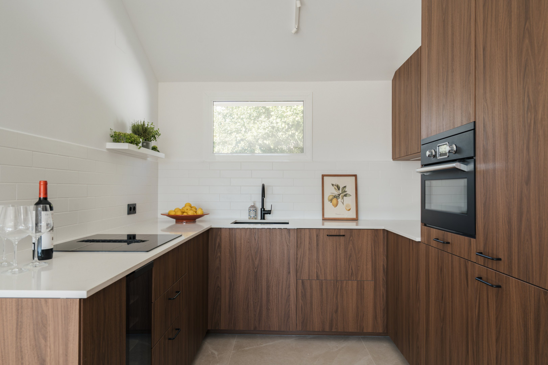 Luxury Renovated Townhouse Steps away from Atalaya Golf — photo 7