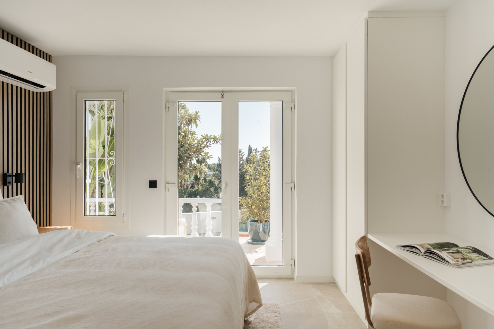 Luxury Renovated Townhouse Steps away from Atalaya Golf — photo 11