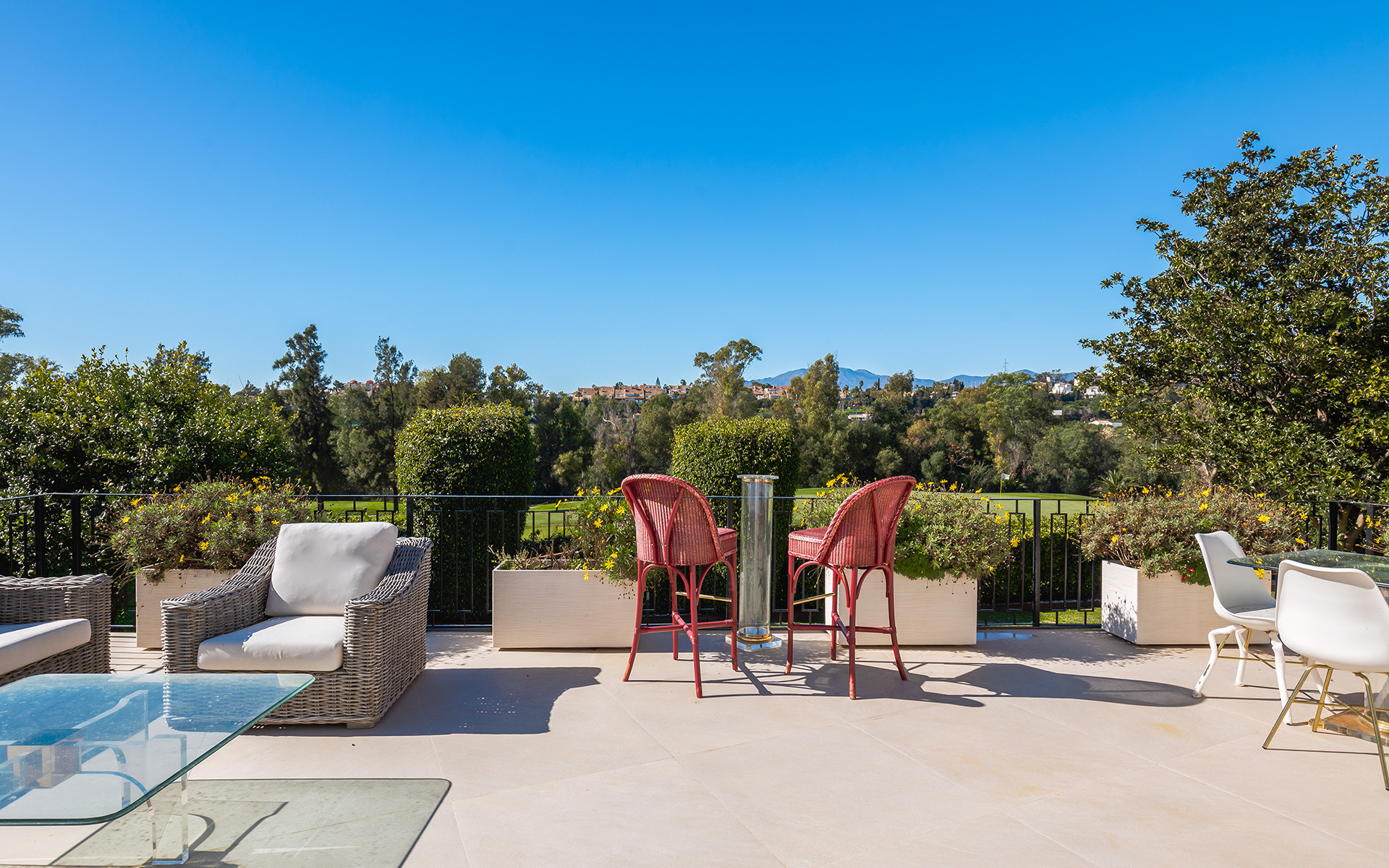 Fully Renovated Front Line Golf Villa in Guadalmina Alta with Panoramic Views — photo 21
