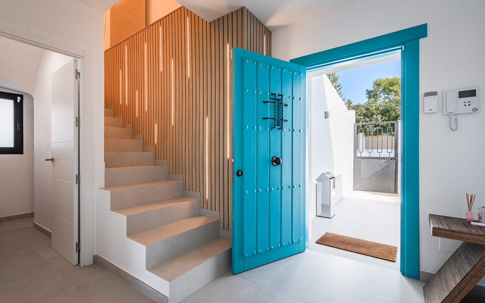 Fully Renovated Front Line Golf Villa in Guadalmina Alta with Panoramic Views — photo 19