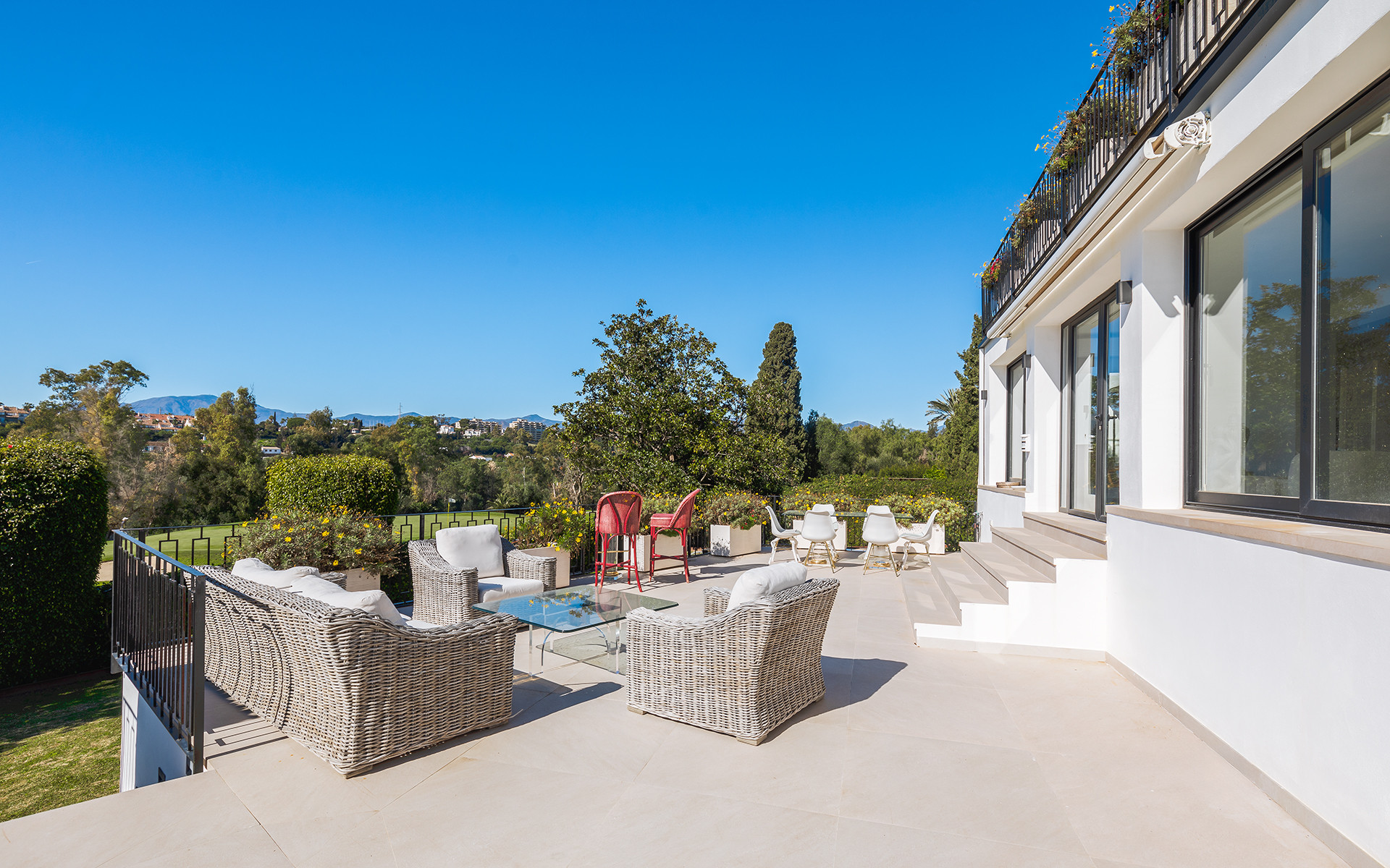 Fully Renovated Front Line Golf Villa in Guadalmina Alta with Panoramic Views — photo 22