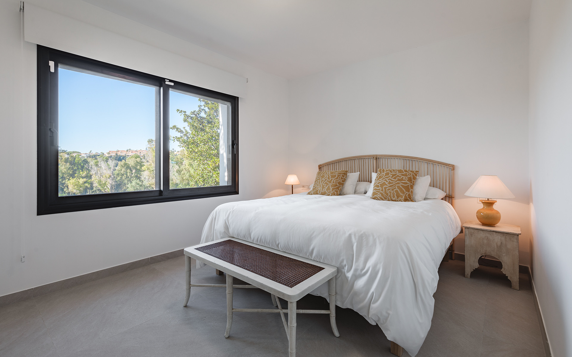 Fully Renovated Front Line Golf Villa in Guadalmina Alta with Panoramic Views — photo 17