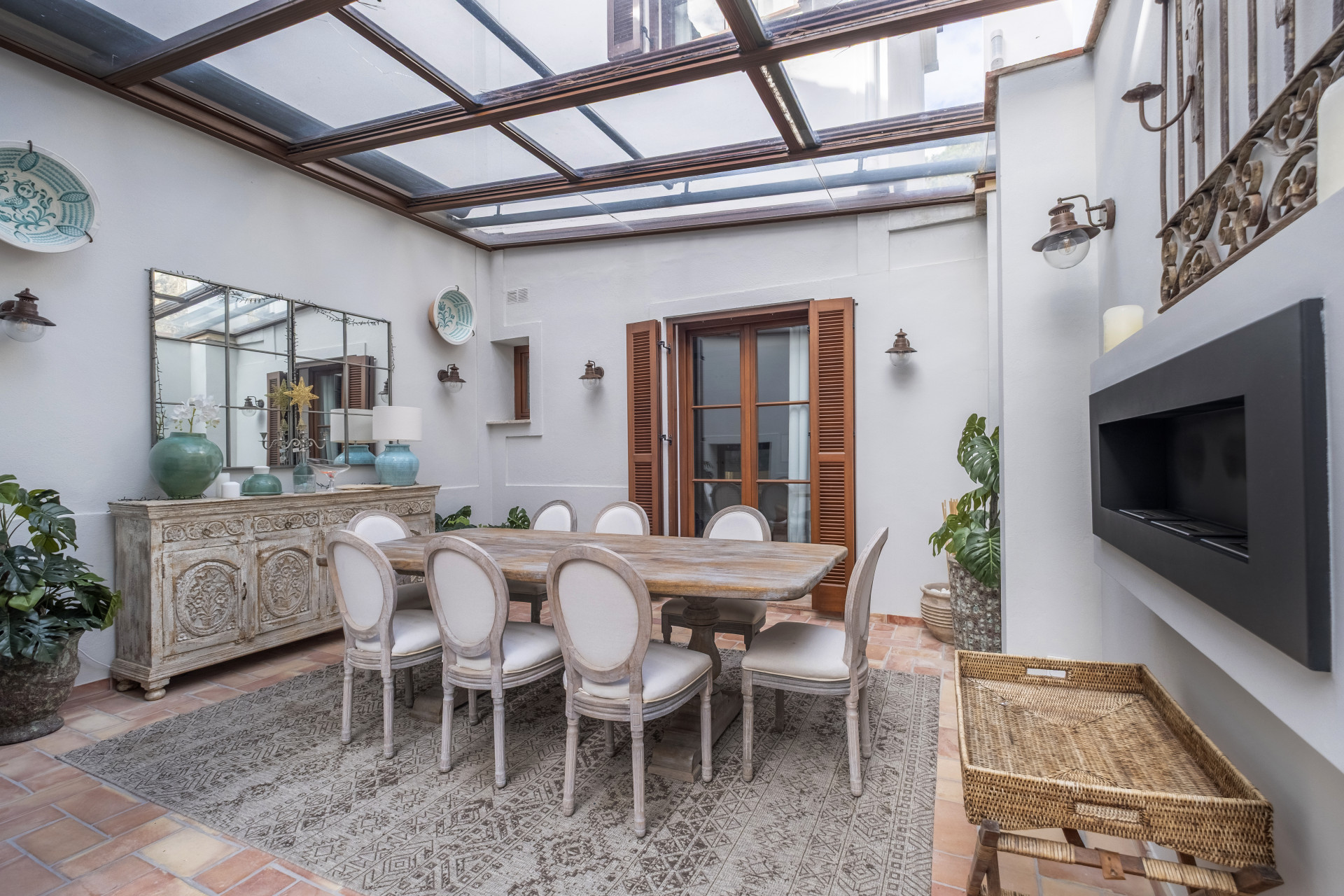 Elegante Villa mit 6 Schlafzimmern mit Panoramablick auf das Meer und die Berge in El Madroñal, Benahavís — Foto 21
