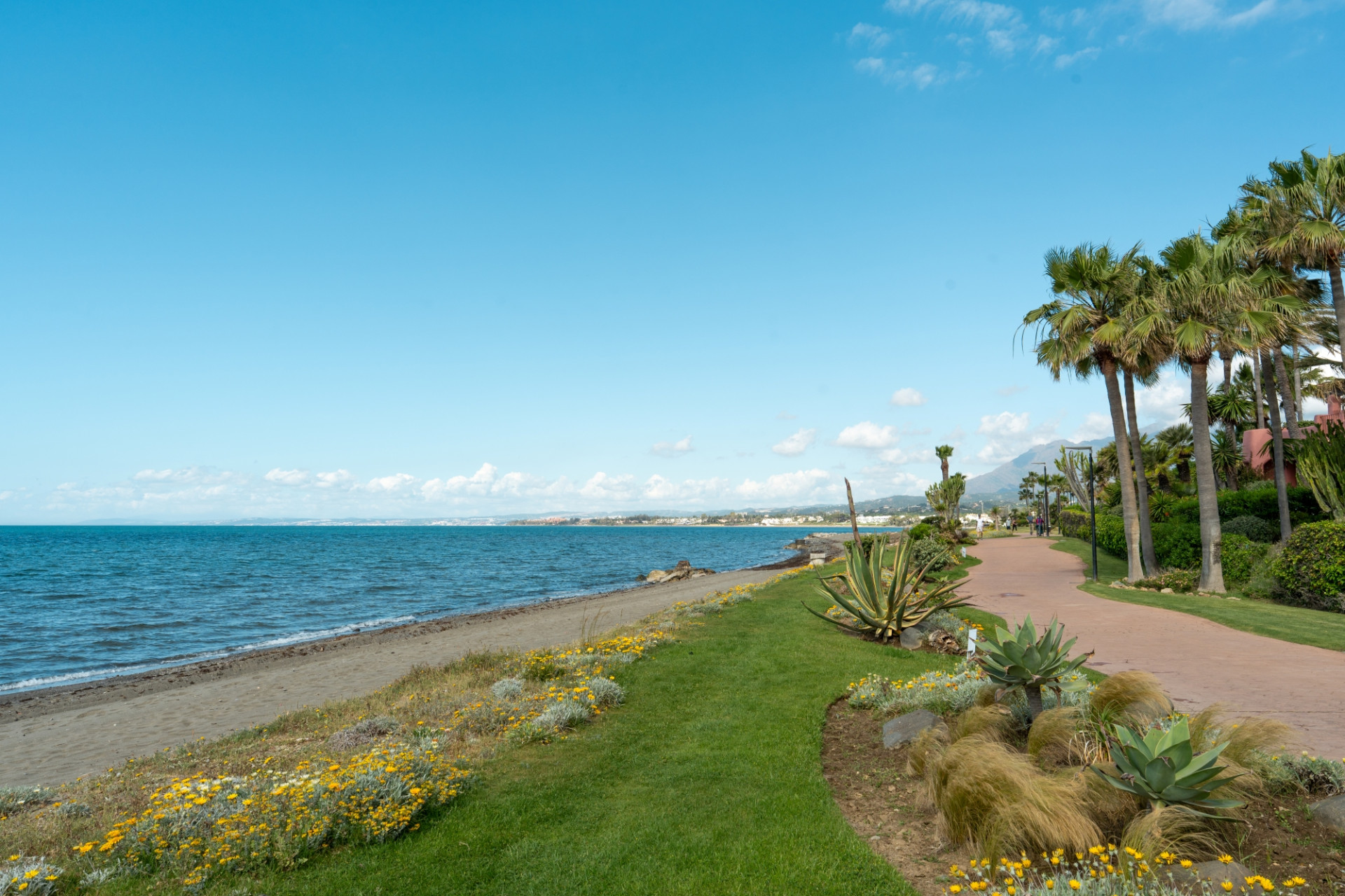 Elegant Duplex Penthouse in Menara Beach, Estepona — photo 24