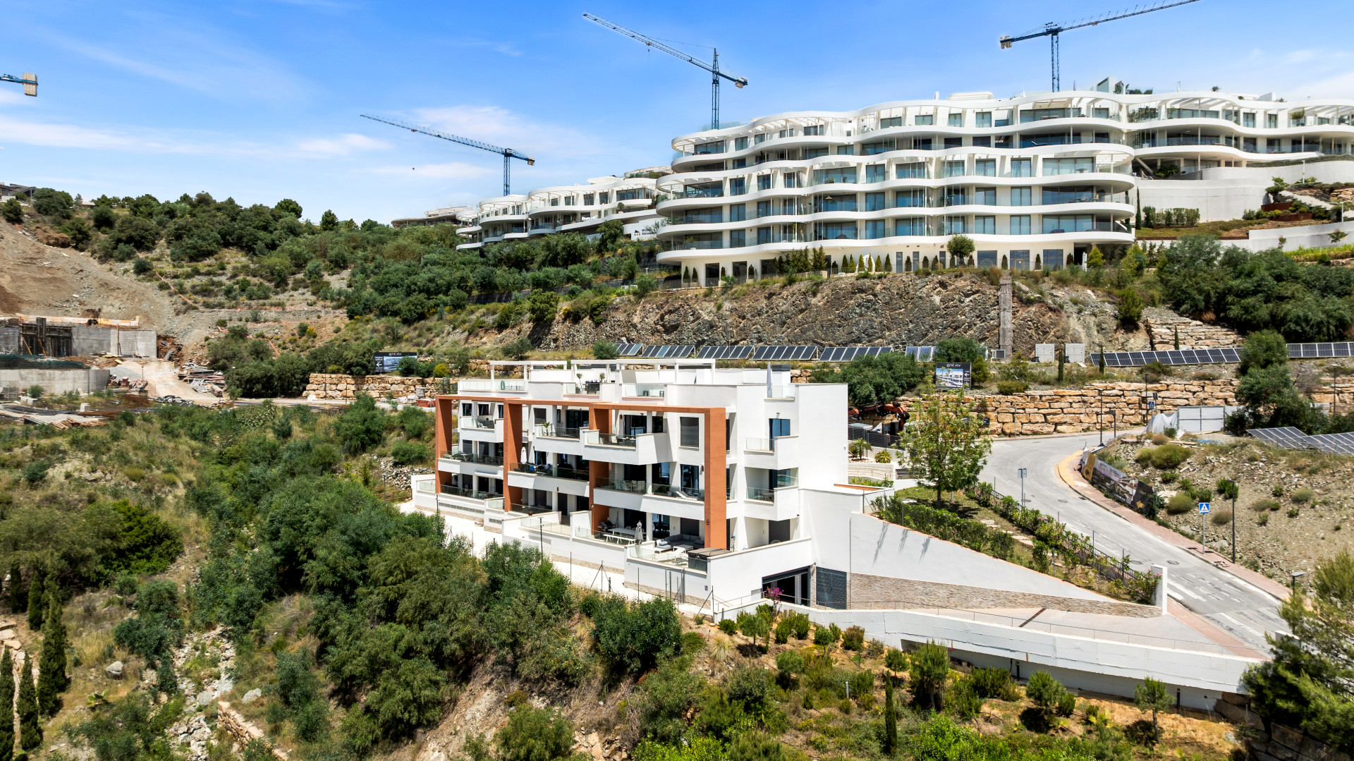 Contemporary Penthouse with Panoramic Sea Views in Alborada Homes, Benahavis — photo 17