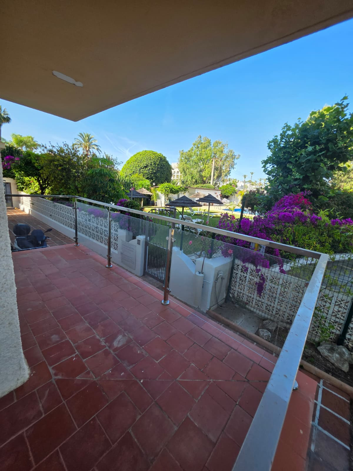 Refurbishment Opportunity: Two-Bedroom Beachside Apartment, Rio Verde Playa, Marbella Golden Mile — photo 17