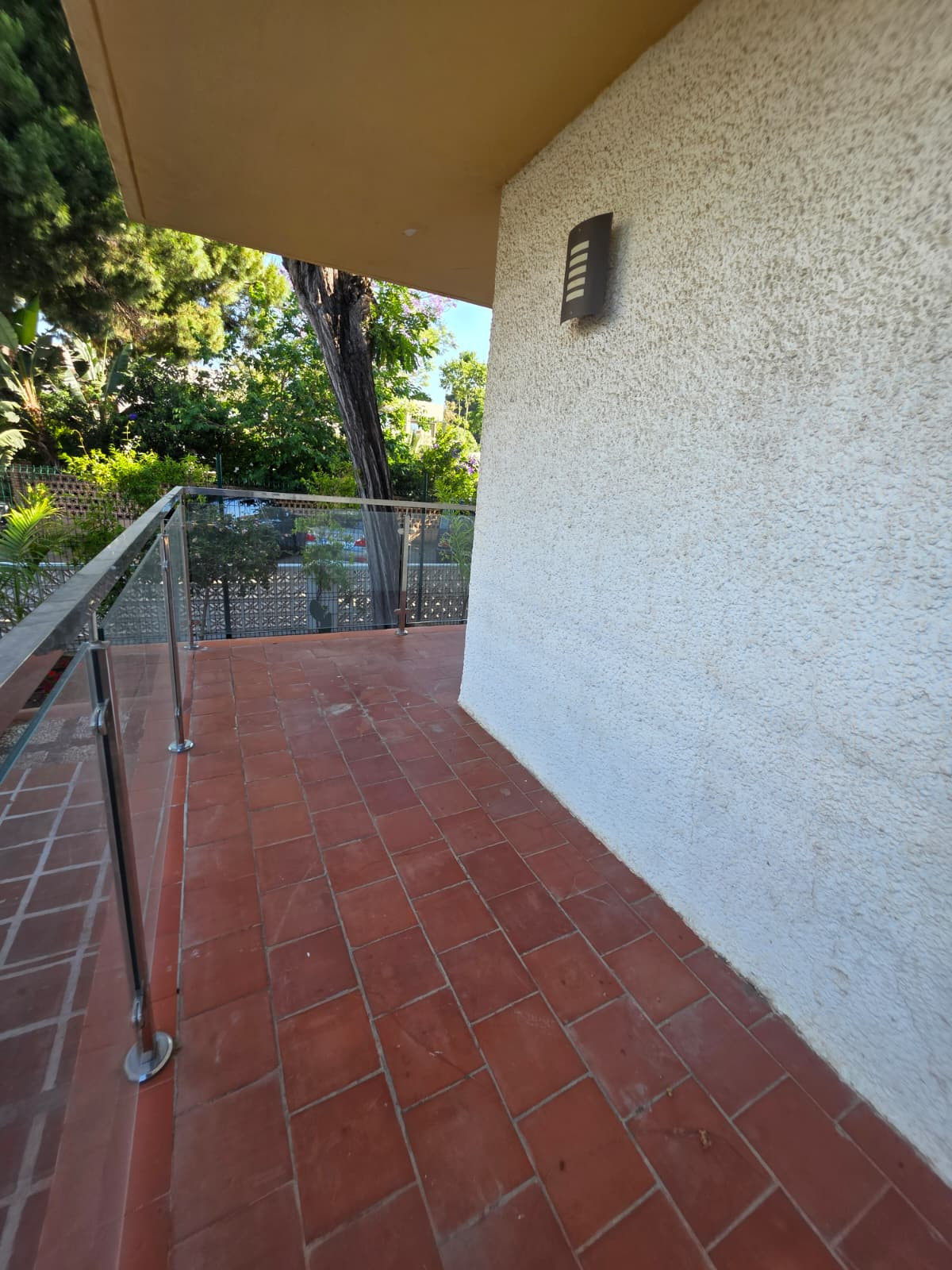 Refurbishment Opportunity: Two-Bedroom Beachside Apartment, Rio Verde Playa, Marbella Golden Mile — photo 18
