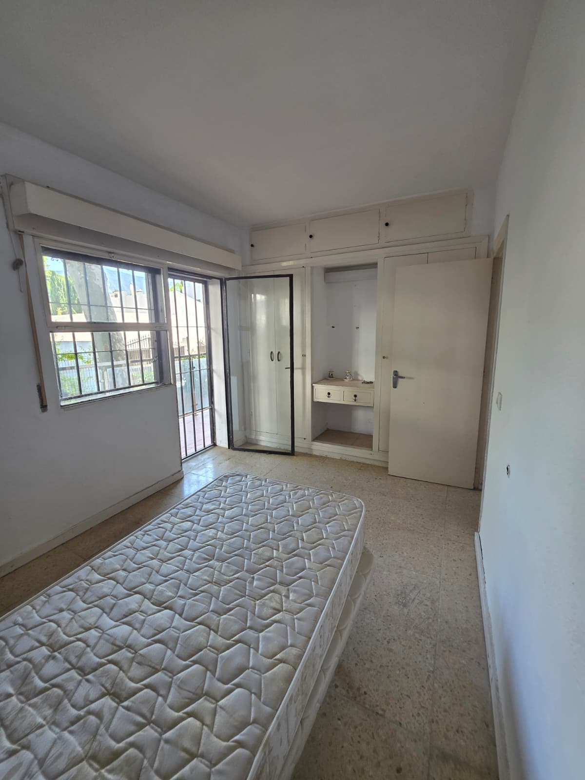 Refurbishment Opportunity: Two-Bedroom Beachside Apartment, Rio Verde Playa, Marbella Golden Mile — photo 16