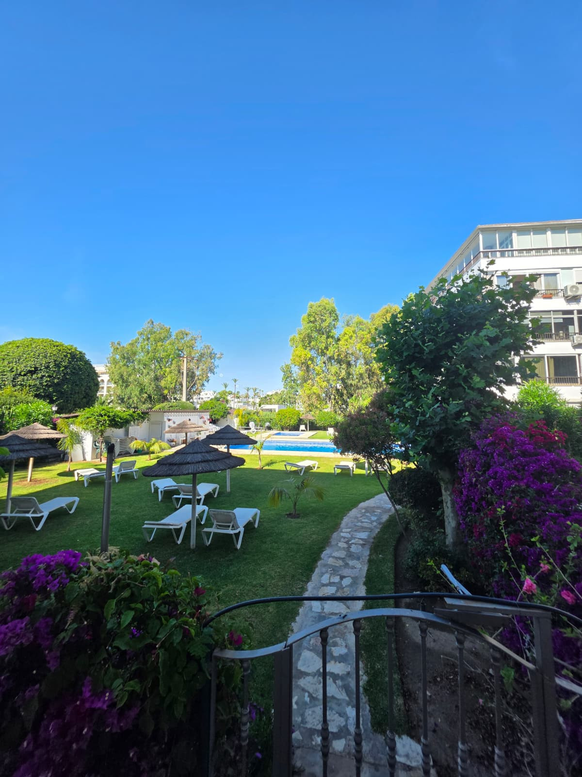 Refurbishment Opportunity: Two-Bedroom Beachside Apartment, Rio Verde Playa, Marbella Golden Mile — photo 22