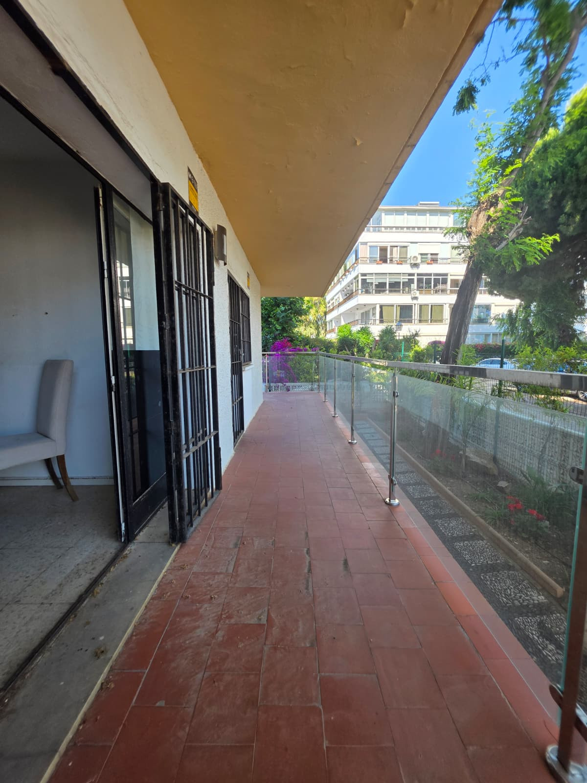 Refurbishment Opportunity: Two-Bedroom Beachside Apartment, Rio Verde Playa, Marbella Golden Mile — photo 19
