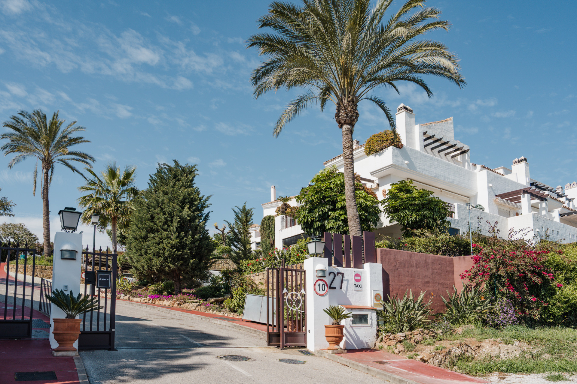 Immaculate Three-Bedroom Ground Floor Apartment in La Quinta Village, Nueva Andalucía — photo 23
