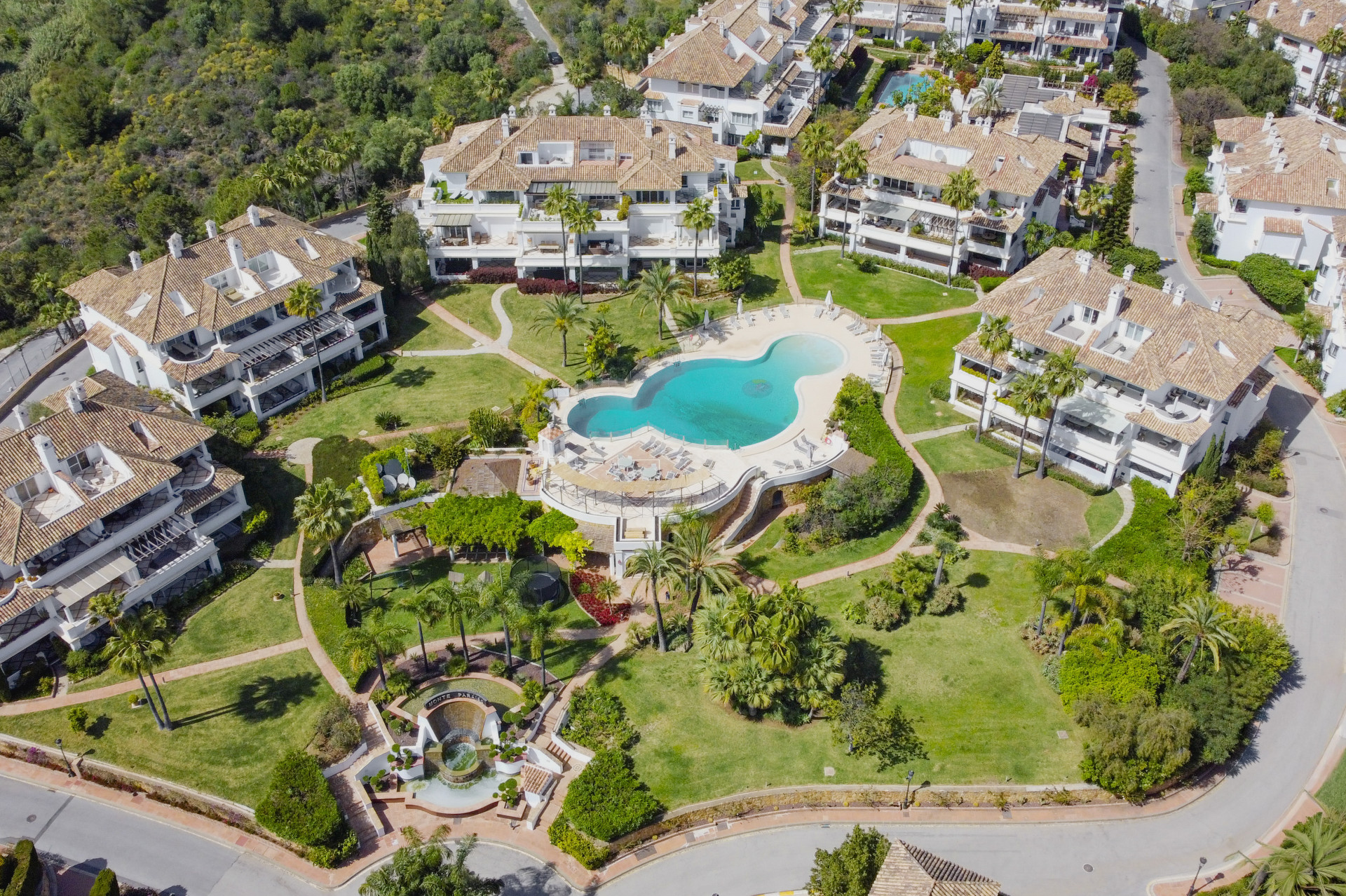 Ático dúplex en Monte Paraíso, Milla de Oro de Marbella — foto 42