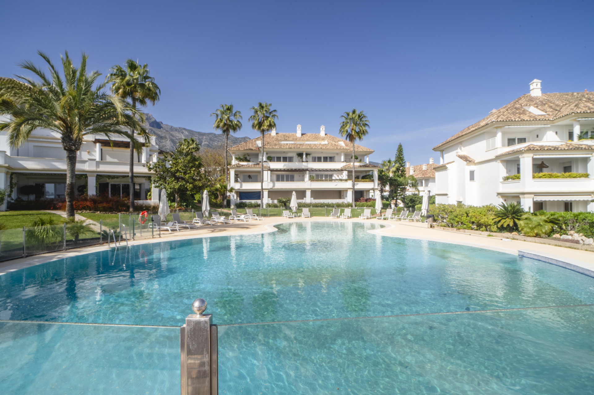 Ático dúplex en Monte Paraíso, Milla de Oro de Marbella — foto 39
