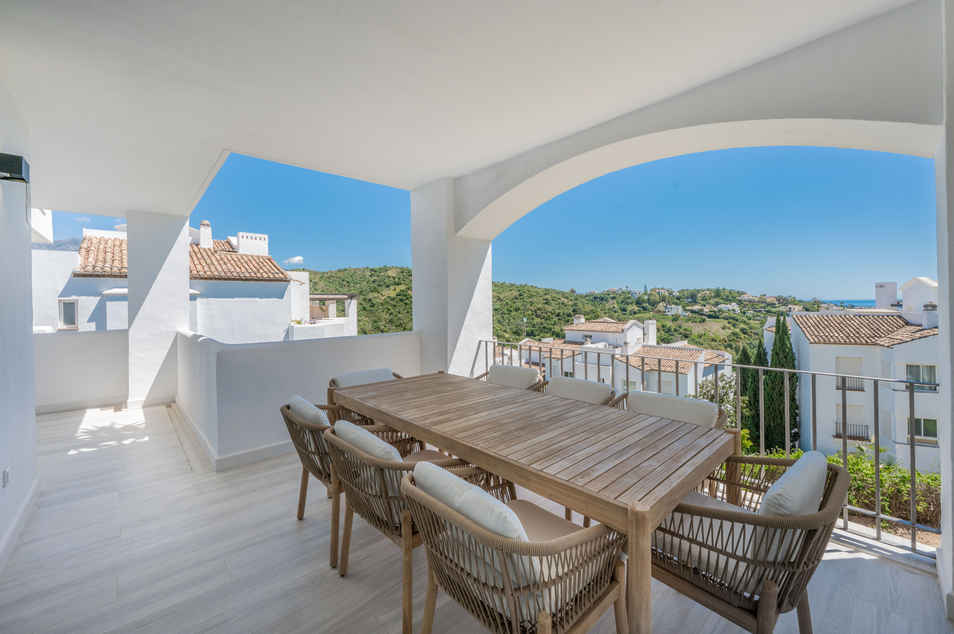 Apartamento de lujo recientemente renovado con vistas al mar en ALtos de la Quinta — foto 27