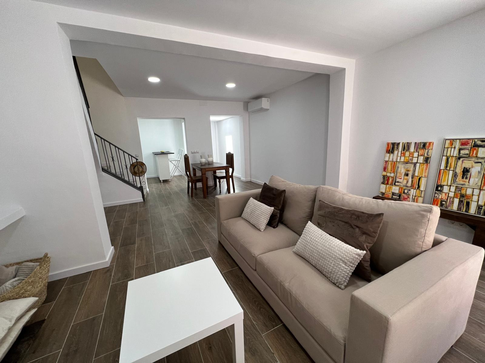 Charming Recently Renovated Townhouse in Coin in the Heart of Coin — photo 4