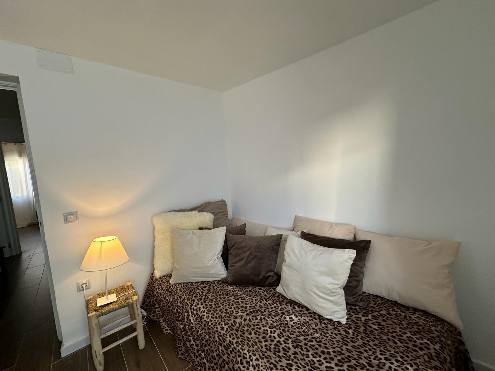 Charming Recently Renovated Townhouse in Coin in the Heart of Coin — photo 14