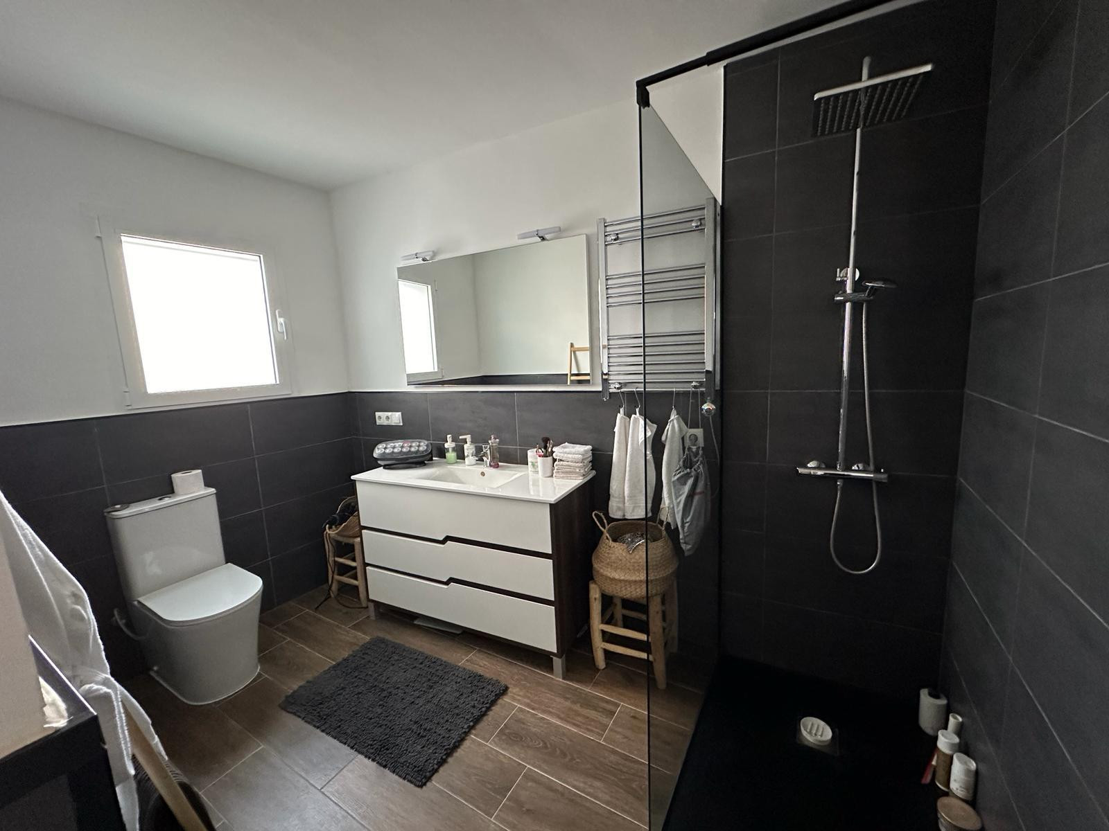 Charming Recently Renovated Townhouse in Coin in the Heart of Coin — photo 12