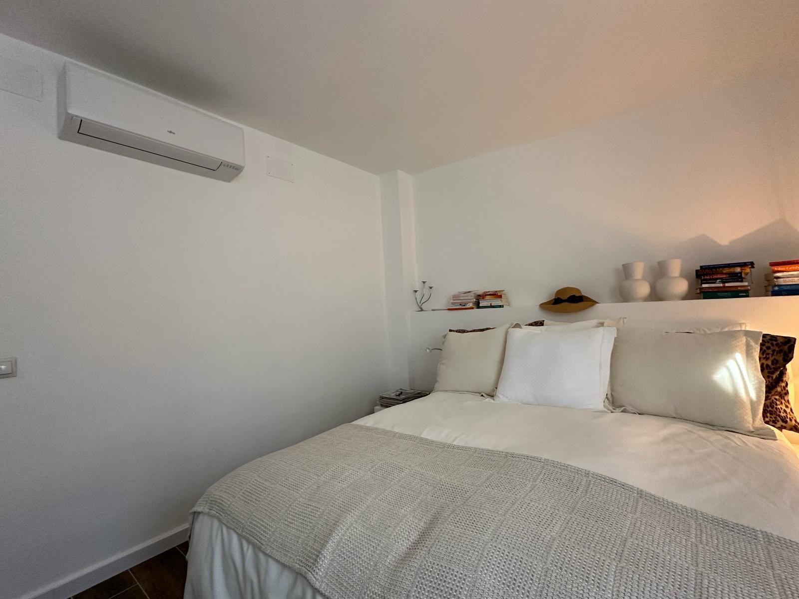 Charming Recently Renovated Townhouse in Coin in the Heart of Coin — photo 10