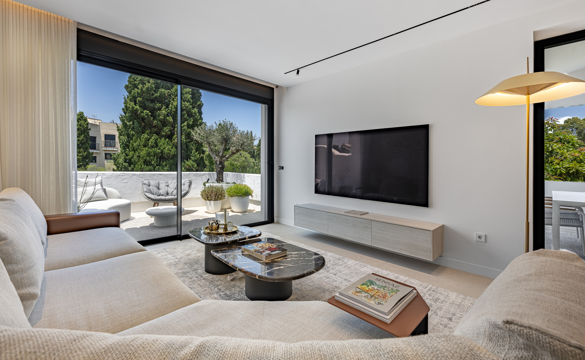 Luxus kürzlich renoviertes Duplex-Apartment zu Fuß Entfernung vom Strand — Foto 4