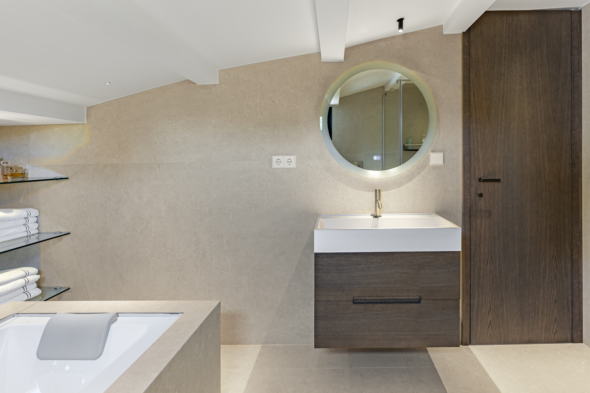 Luxus kürzlich renoviertes Duplex-Apartment zu Fuß Entfernung vom Strand — Foto 13