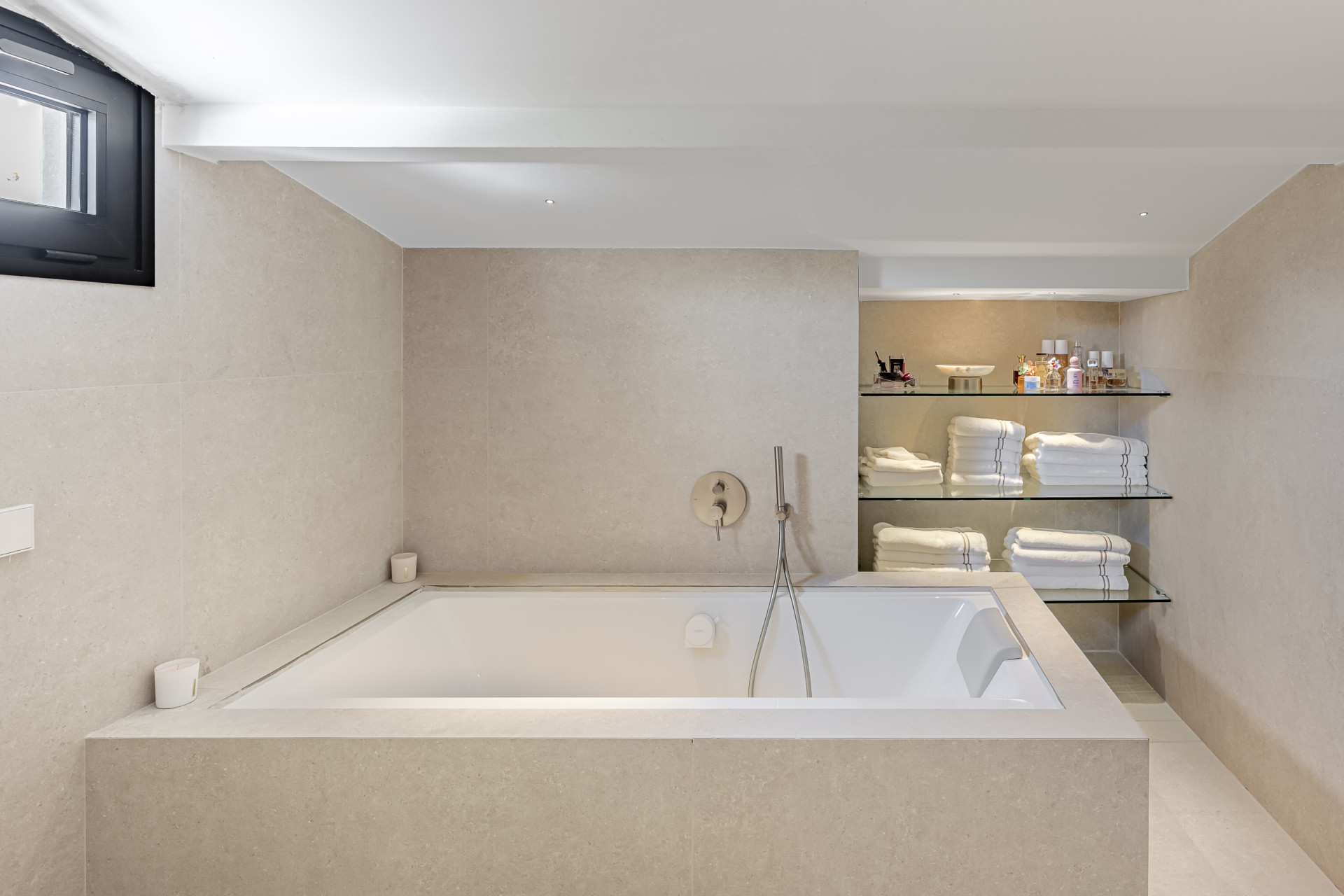 Luxus kürzlich renoviertes Duplex-Apartment zu Fuß Entfernung vom Strand — Foto 12